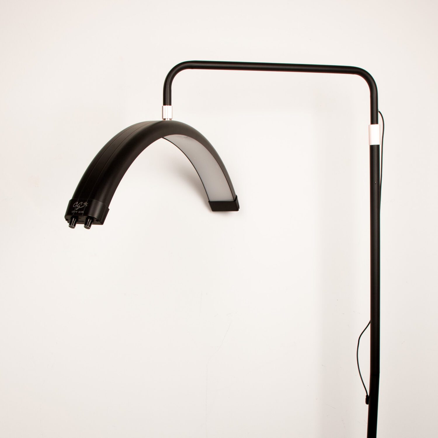 LAMPARA HALF MOON 28″ CITY GIRL