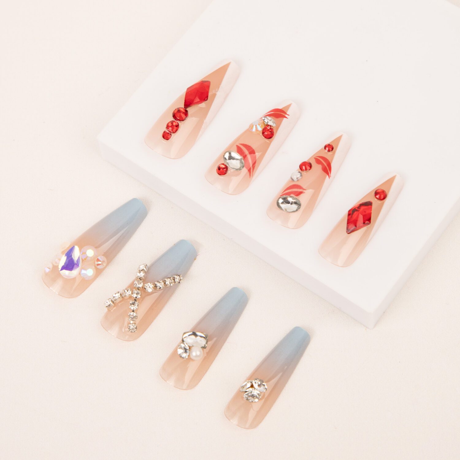 UÑAS PRESS ON CON STRASS - 24PCS