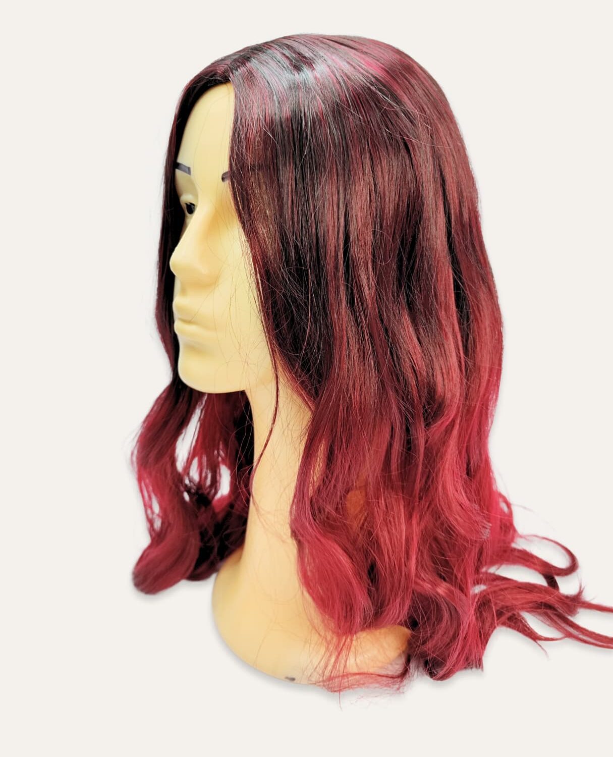 PELUCA EXTR-LARGA CON ONDAS